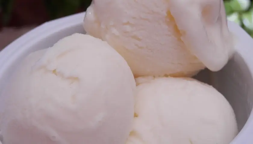 Helado cremoso y suave, con un toque de azucar invertida para una textura perfecta.