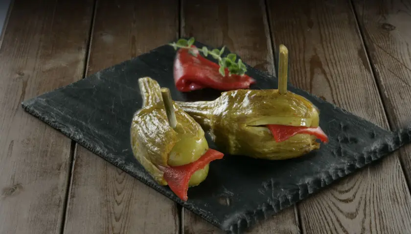 Berenjenas de Almagro rellenas de pimiento rojo, una deliciosa receta tradicional.