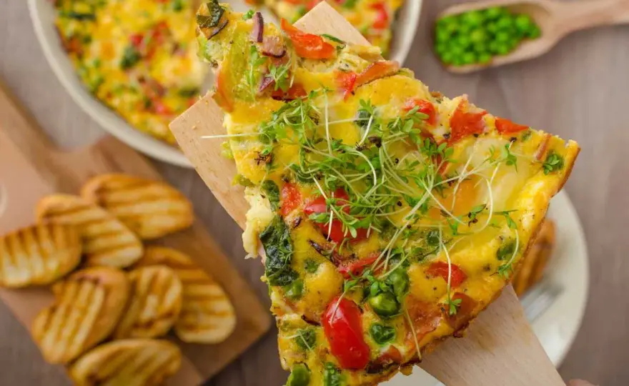 Frittata de verduras jugosa - trucos para que salga perfecta
