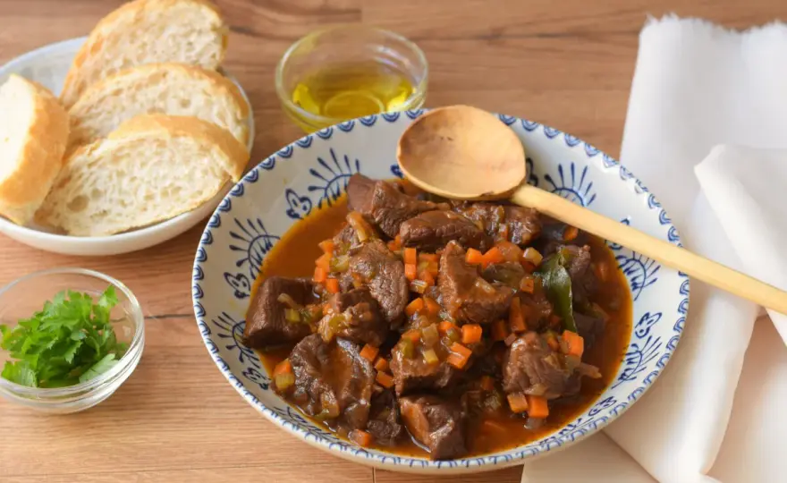 Ternera en salsa tierna y sabrosa - receta y trucos