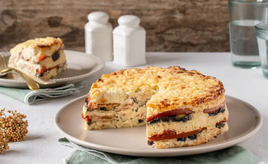 Pastel de verduras al horno jugoso y firme - así se consigue