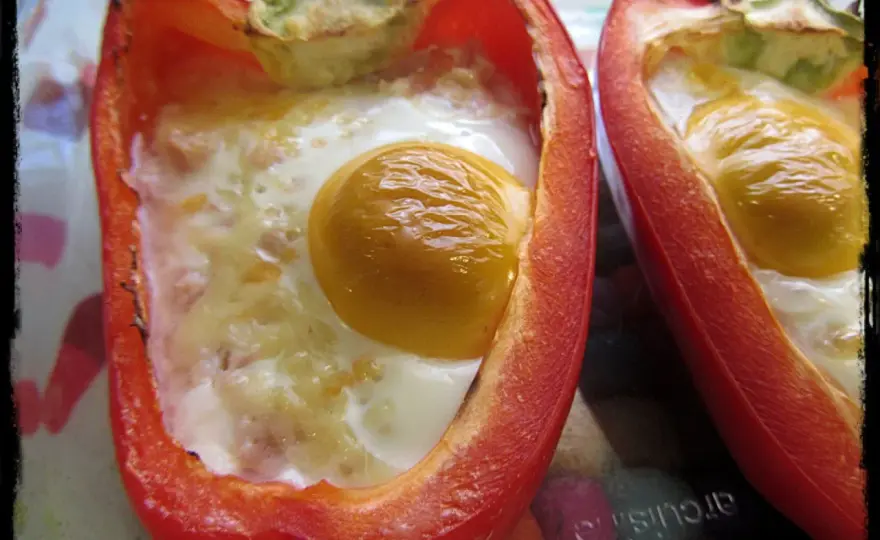 Pimientos rellenos de verduras y huevo al horno sin que queden aguados