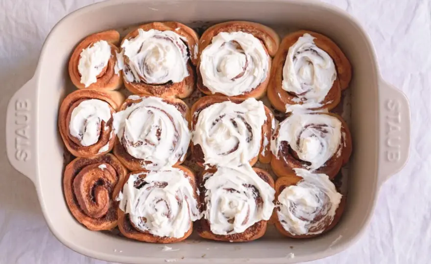 Rollitos de canela tiernos y jugosos hechos en casa