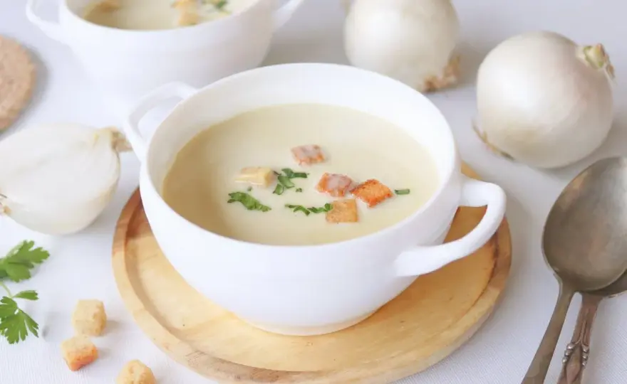 Crema de cebolla casera, suave y llena de sabor
