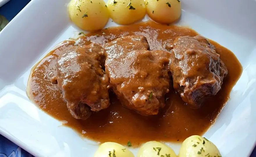 Carrilleras de ternera melosas al vino tinto, paso a paso