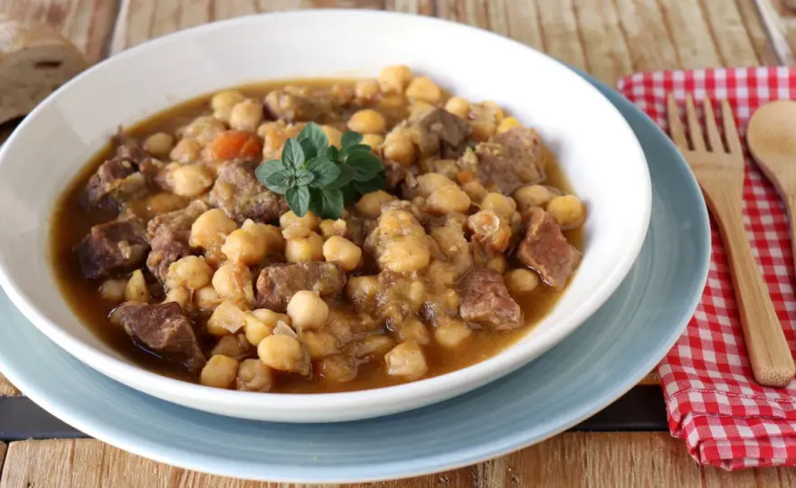 Receta de garbanzos tradicional para un guiso tierno y sabroso