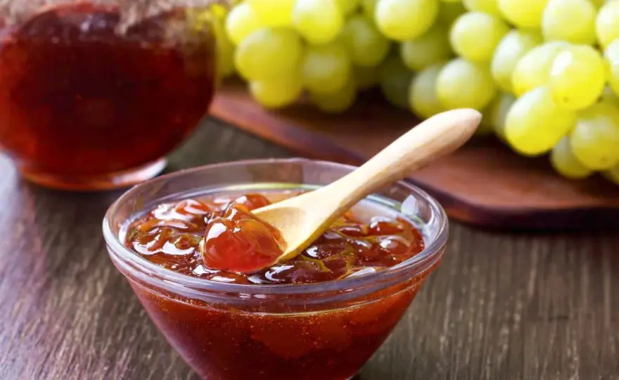 Mermelada de uvas casera con el punto perfecto
