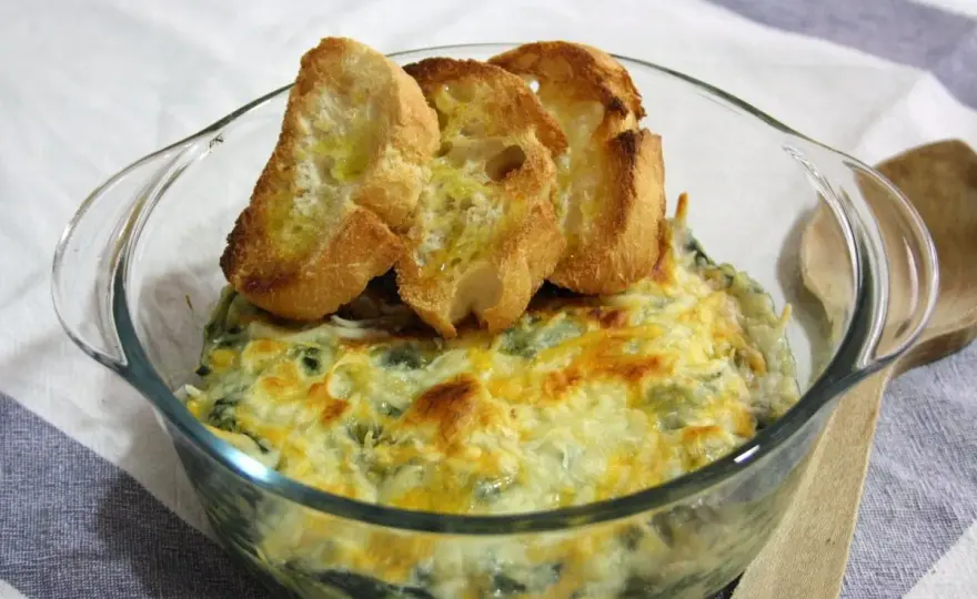 Espinacas con bechamel cremosas y gratinadas al horno