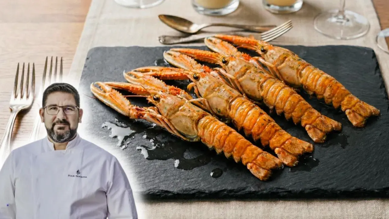 Chef con cigalas a la plancha, un plato exquisito listo para degustar.
